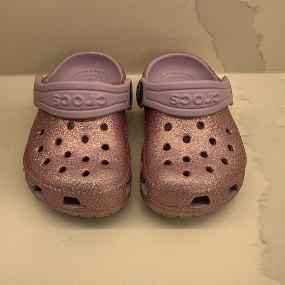 New Crocs sz 5 - Picture 2 of 6